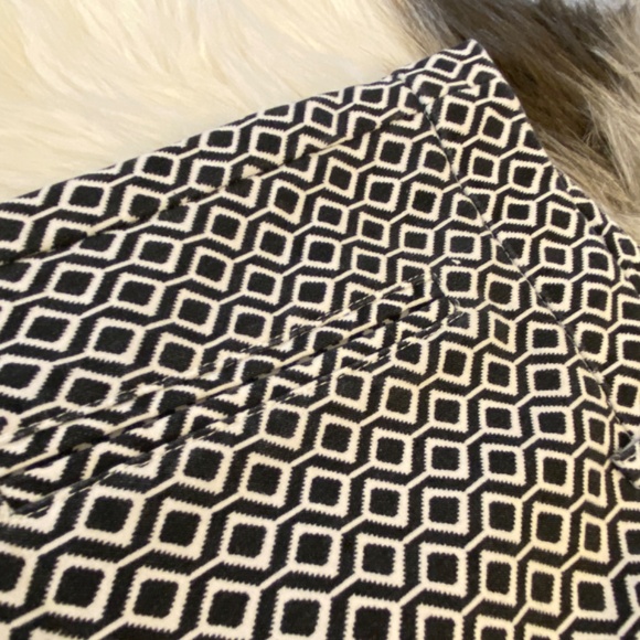 Patterned Casual Pants by Dotti (B2072) - Picture 3 of 7